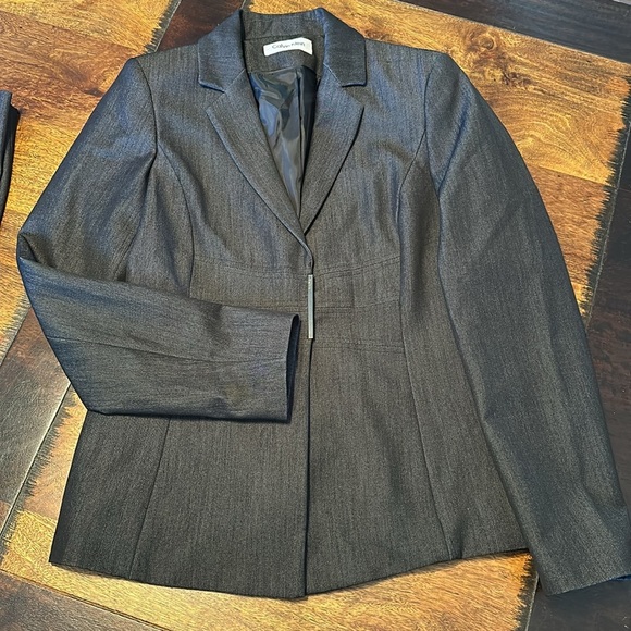Calvin Klein women’s suit EUC 30” waist - Picture 2 of 13